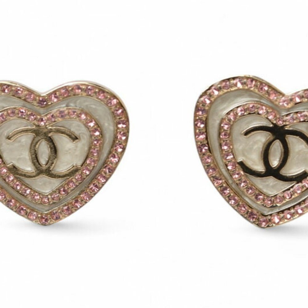 CHANEL Gold Heart Earrings - Picture 6 of 6